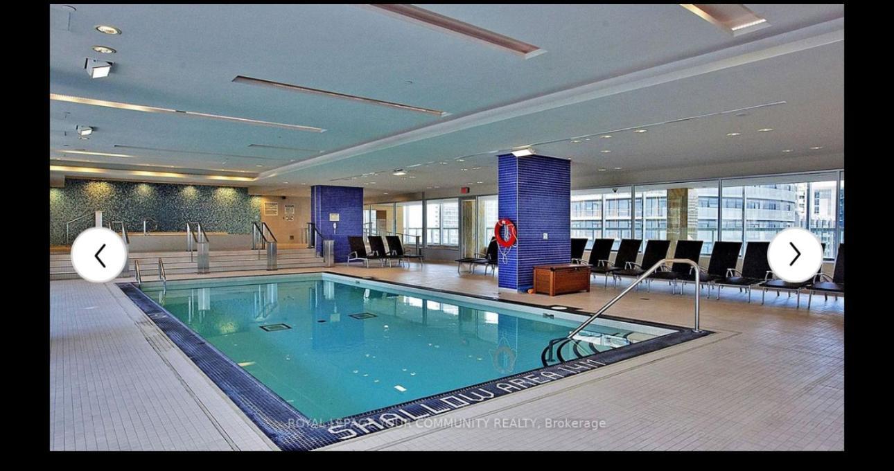 2-Bdrm And 1 Den 3 Bed Condo With 2 Bath - Walking Distance To Scotiabank Arena, Cn Tower, Union Station, Ripleys With Free Parking Toronto Exterior photo